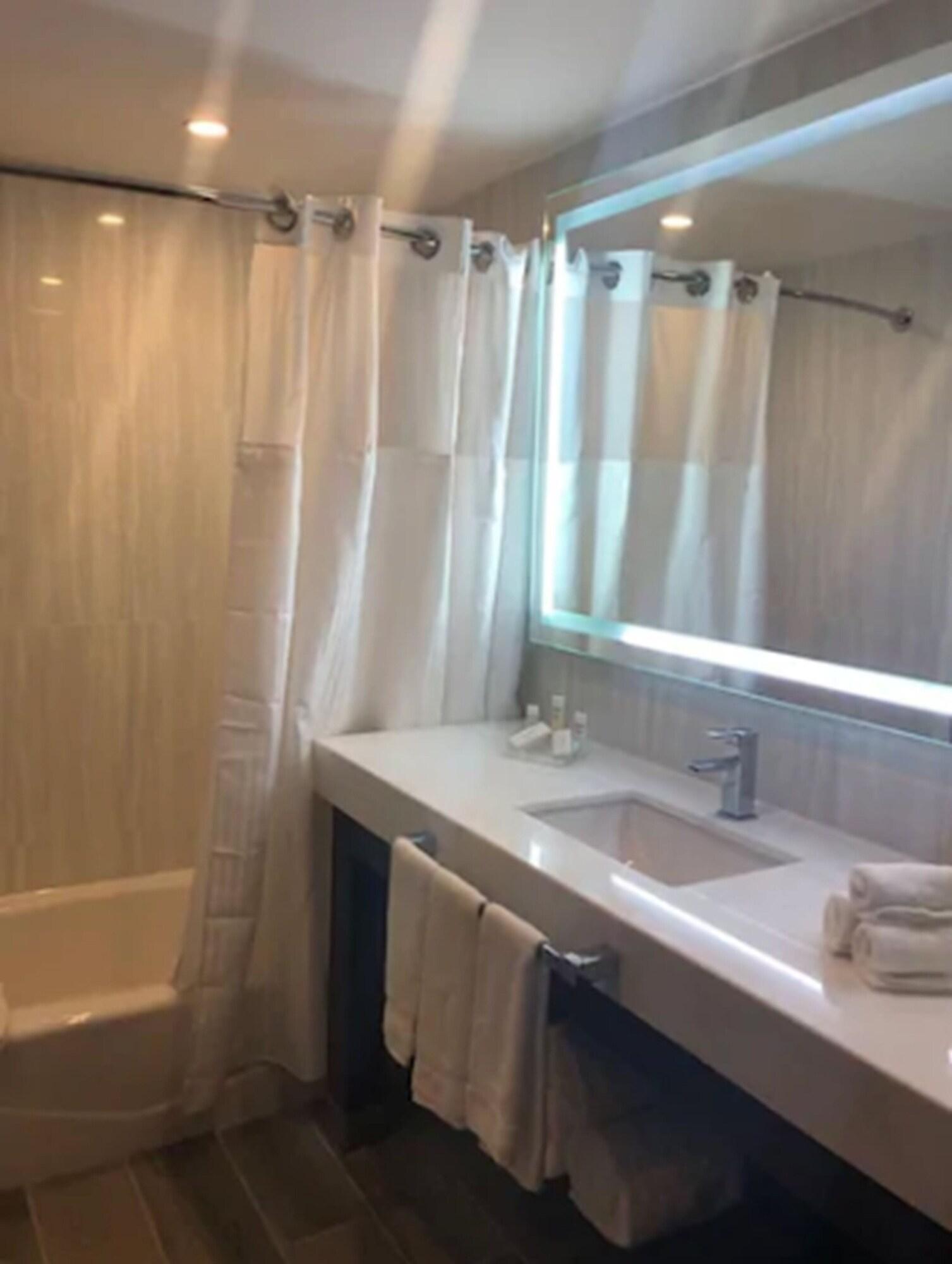 Hotel Hilton Garden 3*